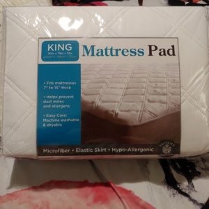 King Mattress Pad NWOT microfiber